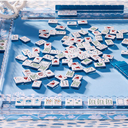 Luxe Acrylic Scalloped Mahjong Rack - Clear
